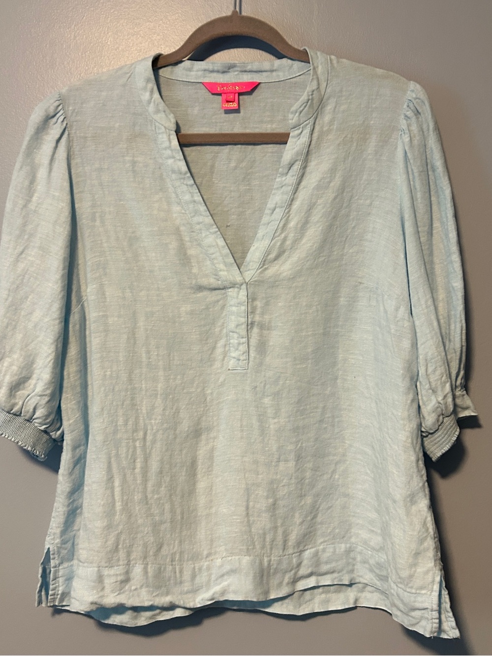 Lilly Pulitzer Pale Blue Linen V-Neck Tunic with Puff Sleeves Mialeigh